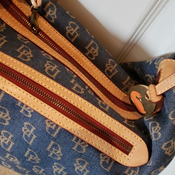 Dooney & Bourke handbag - Picture 6 of 8